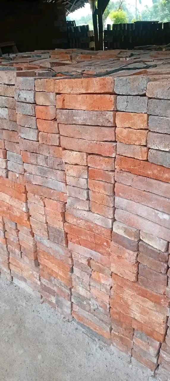 Batu Bata Merah Terbuat Dari